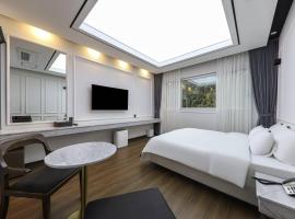 Hotel Demer Mokpo，位于木浦市的酒店