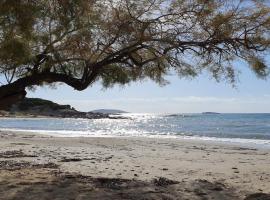 Nefelifamilyhouse with private jacuzzi and swimming pool，位于拉格尼西的酒店
