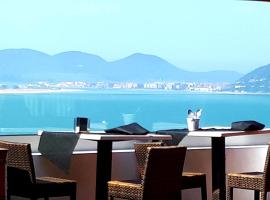 Hotel Restaurante Risco，位于拉雷多的酒店