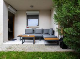 Six Corners - Garden Corner，位于佩奇的带停车场的酒店