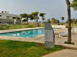appartement luxueux 2 dans pinède PLAGE SFIHA AL HOCEIMA，位于Ajdir的酒店