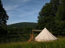 Glamping Zlaté Podlesí #2，位于兹拉特霍里的豪华帐篷