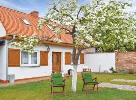 Cozy Home In Nowe Warpno With Lake View