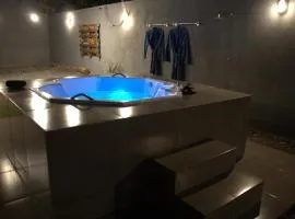 CASA COM SPA de HIDRO COM AQUECEDOR a 700 MTS DO CENTRO