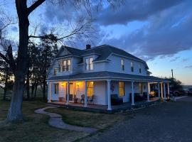 Hudson House Bed and Breakfast，位于Wheatland的住宿加早餐旅馆