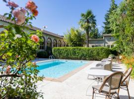 贝鲁格酒店，位于圣让迪加尔的酒店