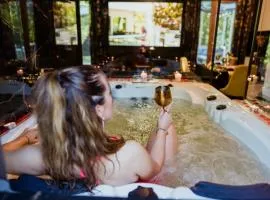 RoyalRelax Apartament w Lesie z Jacuzzi, Kinem domowym 88' - Białystok