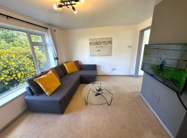 Horizon, 3-Bedroom House, Free Parkings, WiFi, Netflix, Prime location with private garden, Close to Oxford & Blenheim palace，位于基德灵顿的酒店