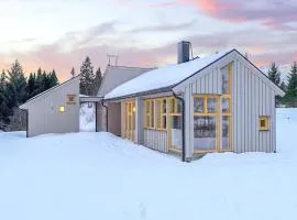 Amazing Home In Stamsund With Kitchen