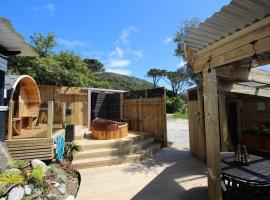 Delightful 1 bedroomed tiny house with sauna