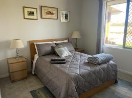 Freyjas Guest Suite，位于Curra的度假屋