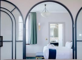 Tattersalls Hotel