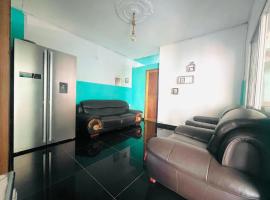 Tropical beach house，位于Itsandra的酒店