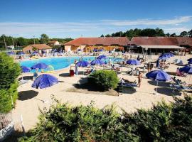 Jolie maisonnette dans village vacances Soustons plage，位于苏斯通的酒店