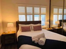 entire beachfront apartment 5 Esplanades seaviews