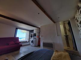 Machine a laver，位于尔萨的酒店