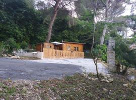 Chalets & Studio at Villa Don Quijote，位于尼斯的木屋