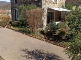 Au coeur de l'Aveyron，位于Montagnol的酒店