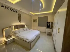 شقة كبيرة 3 غرف نوم وصالة Large apartment with 3 bedrooms and a living room