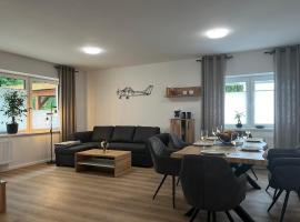 FeWo Cessna, elegante Wohnung, max 6 Pers, überdachte Terrasse，位于克洛彭堡的酒店