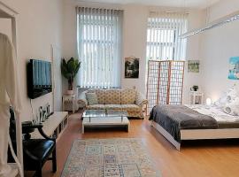 Nr 3 Großzügiges Kamin-Zimmer mit King-Size Bett im Zentrum WLAN TV gute Laune，位于安娜贝格-布赫霍尔茨的酒店
