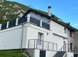 Maison vue exceptionnelle，位于Niaux的酒店