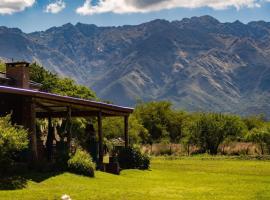 cabañas Villa de las rosas，位于拉斯罗萨斯的酒店