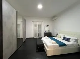 KAM DELUXE Exclusive Home With Private Rooms Vacancy