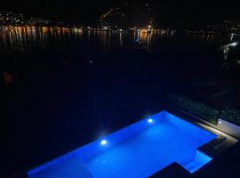 Luxury Kotor bay view Apartment，位于Muo的酒店