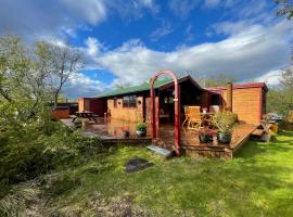 Salmon River Cabin，位于Þingeyjarsveit的酒店