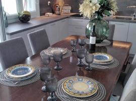 Luxury apartment in the center of Pythagorion，位于毕达哥利翁的酒店