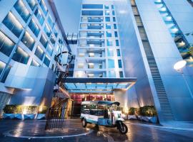 Radisson Suites Bangkok Sukhumvit，位于曼谷那那的酒店