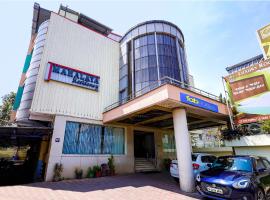 FabHotel Prime Mahalaya Residency - Nr The Rajiv Gandhi Memorial & PVR Grand Galada，位于钦奈金奈机场 - MAA附近的酒店