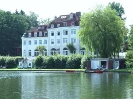See Schlosshotel am Kellersee
