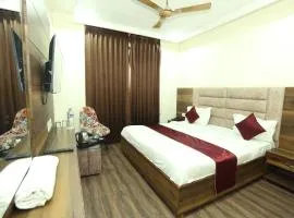 Hotel KANDA CONTINENTAL 50 Mtr from golden temple