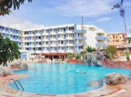 Green Park con piscina, bar, wifi, parking