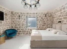 Stone sea apartment