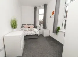 Stunning 2 Bedroom Apartment in Fleetwood
