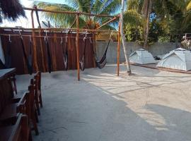 Aventura Maya Hostal y Camping - Holbox，位于奥尔沃克斯岛的酒店