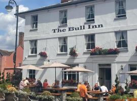 The Bull Inn，位于伍德布里奇的酒店