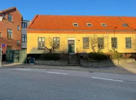 Nyrenoveret 2v i den gamle bydel