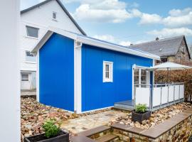 Holiday Home Tiny Haus Westerwald 16 Blue by Interhome，位于巴特马林贝格的酒店