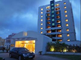 Royal Orchid Golden Suites Pune，位于浦那的酒店