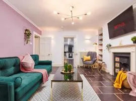 Beautiful 2Bedroom 4 actual beds House with WiFi by PureStay