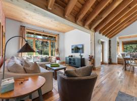 Soda Springs 3BR Ski and Lake Retreat，位于Soda Springs的酒店
