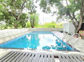 Sukh Villas - Best Budget villa in Karjat，位于卡尔贾特的酒店