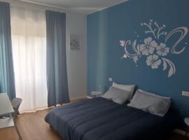 B&B camere fiori 8，位于加拉瑞特的酒店
