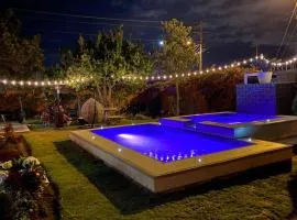 Piscina caliente, reuniones de amigos, familias y fiestas