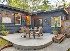 Tacoma Retreat with Fire Pit - Walk to Lake Access!