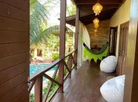Apartamento de luxo, ampla varanda, vista piscina